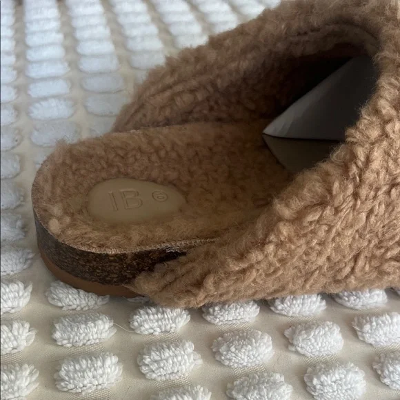 Cozy Brown Shearling Slippers - Picture 4 of 7